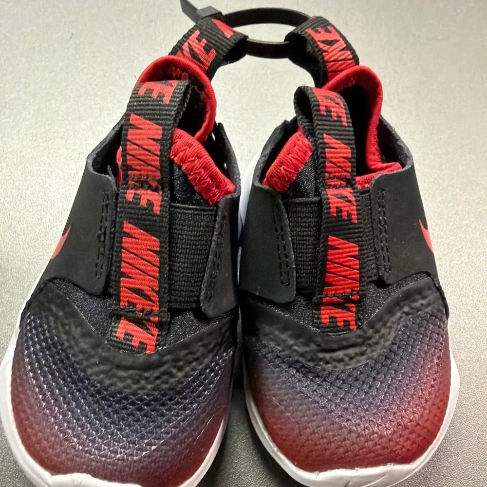 Nike Flex‎ Runner Infant 3C Black Red Gradient Slip On Sneakers AT4665-607